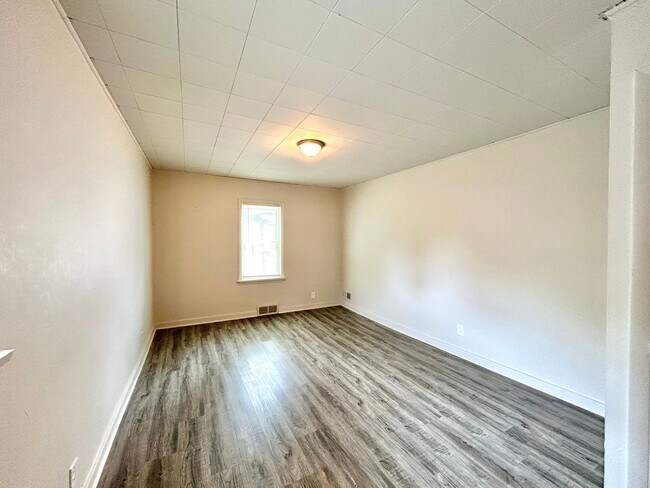 Building Photo - Three Bedroom Home in Muskegon