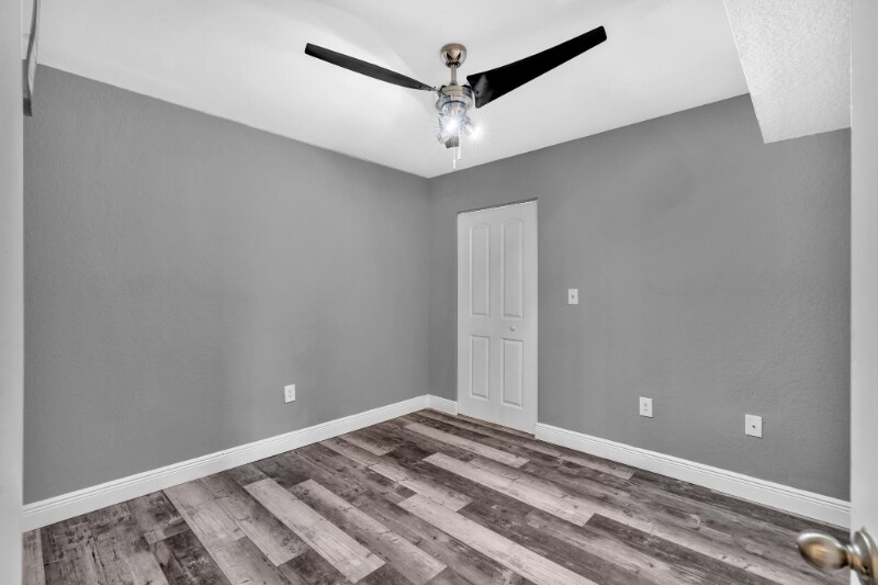 Building Photo - 2850 N Oakland Forest Dr
