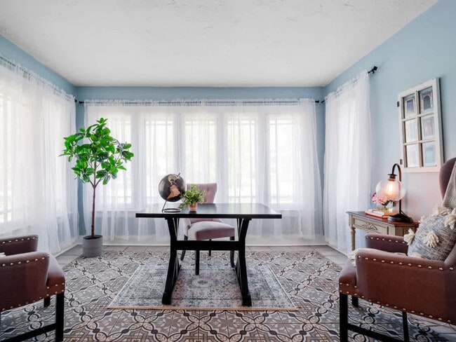 Building Photo - 3222 West Blvd