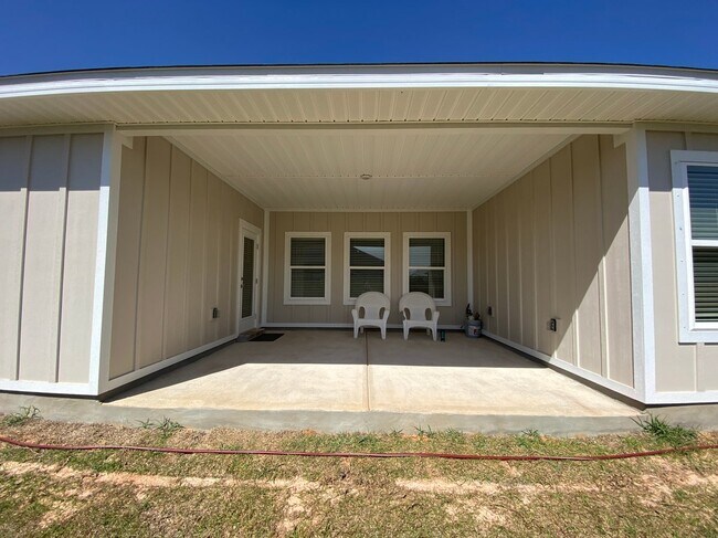 Building Photo - 3398 Southwind Dr