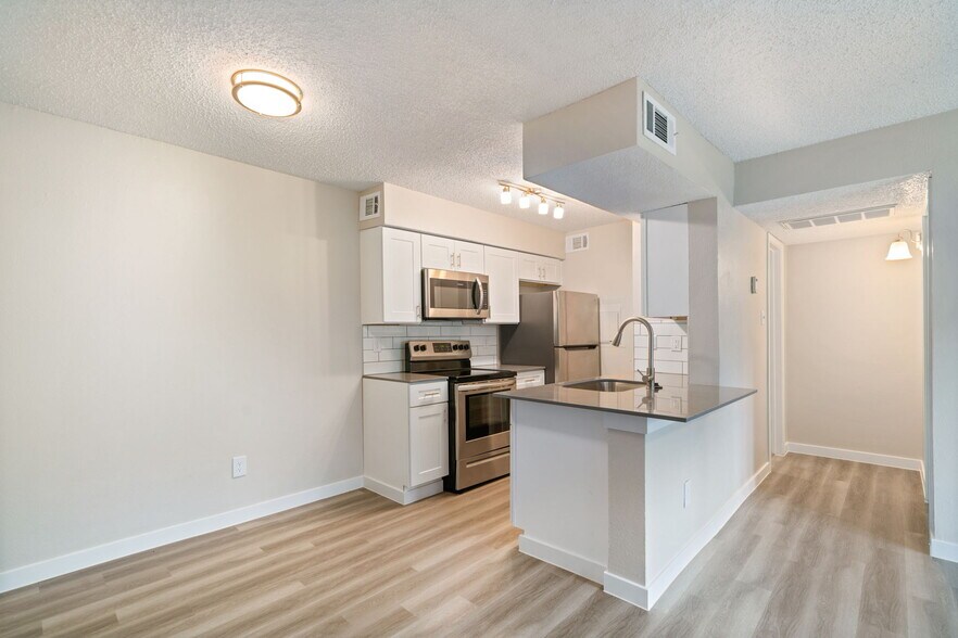 Tides at Lakewood 7150 E Grand Ave Dallas TX 75223 Apartment Finder