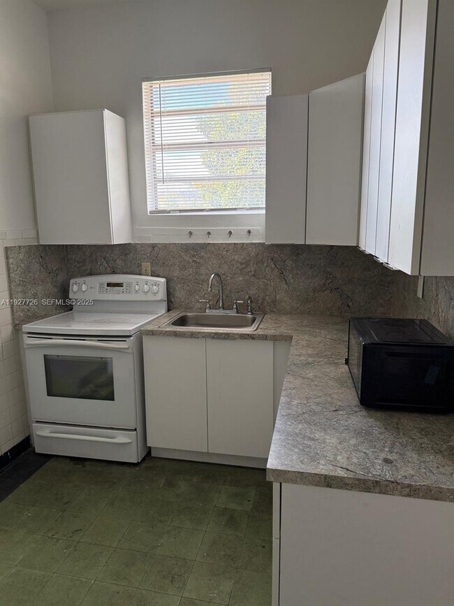 Building Photo - 2978 NW 28th St