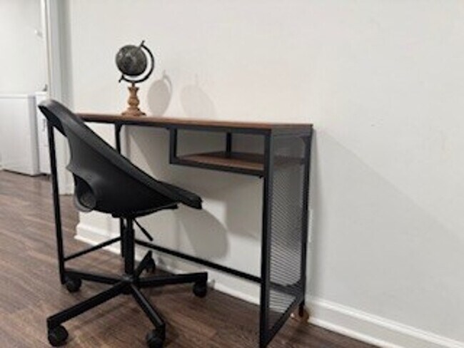 Building Photo - 5028 Gardner Dr