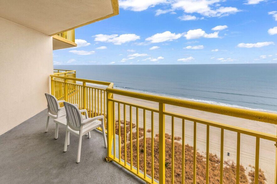 Building Photo - 2711 S Ocean Blvd