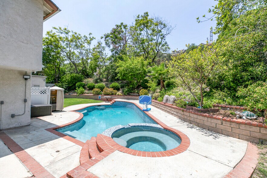 Building Photo - 3125 Emerald Isle Dr