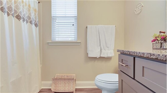 Building Photo - 170 Whitaker Way N