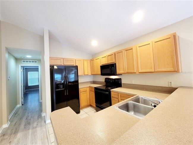 Building Photo - 2008 N Albany Ave