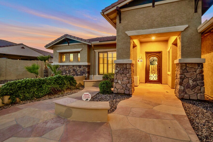 Building Photo - 3750 E SAWTOOTH DR