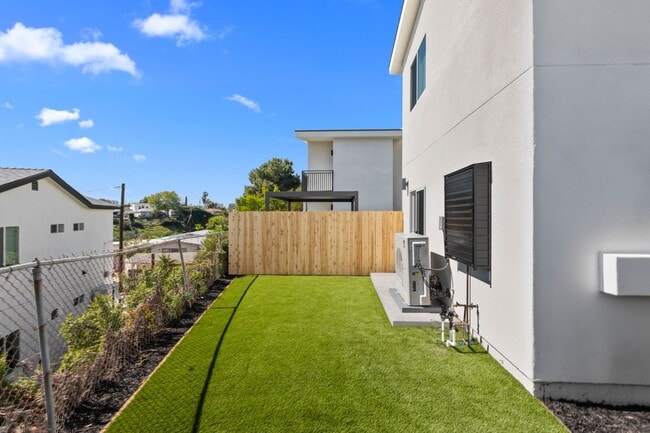 Building Photo - 6413 Richard St