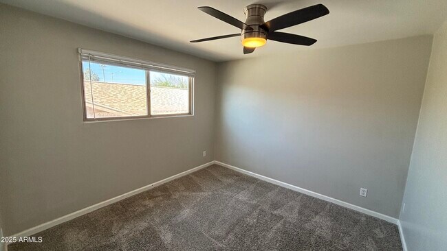 Building Photo - 8625 E Valley View Rd