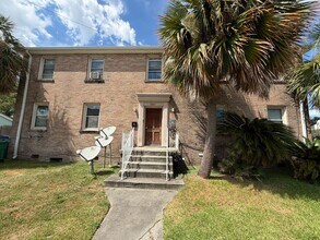Building Photo - 604 N Causeway Blvd