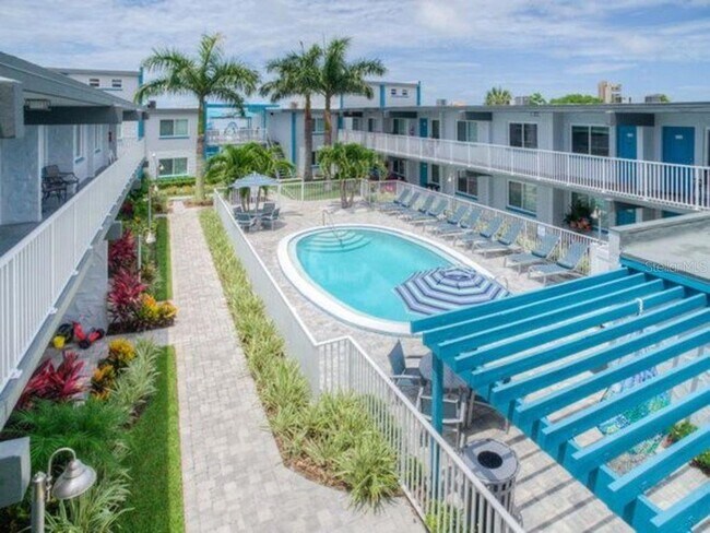Building Photo - 1824 Shore Dr S