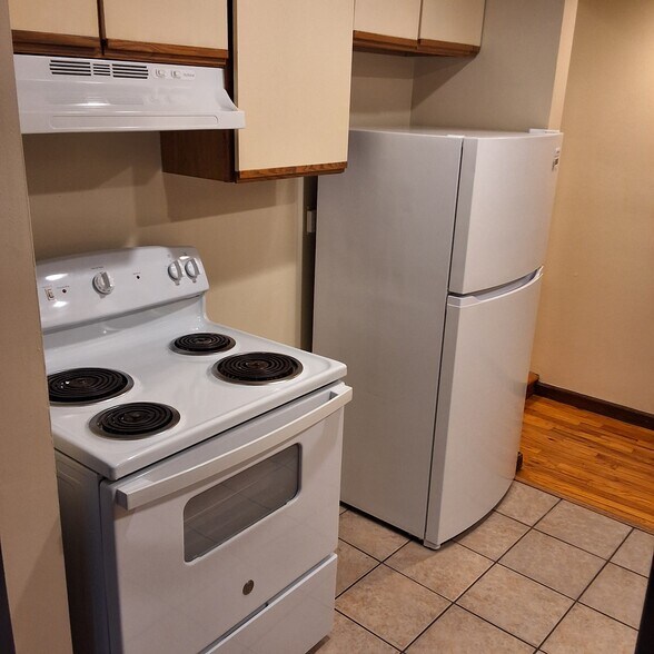 Building Photo - 340 W State St