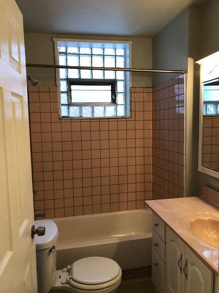 Bathroom 2 - 637 Collins Ave