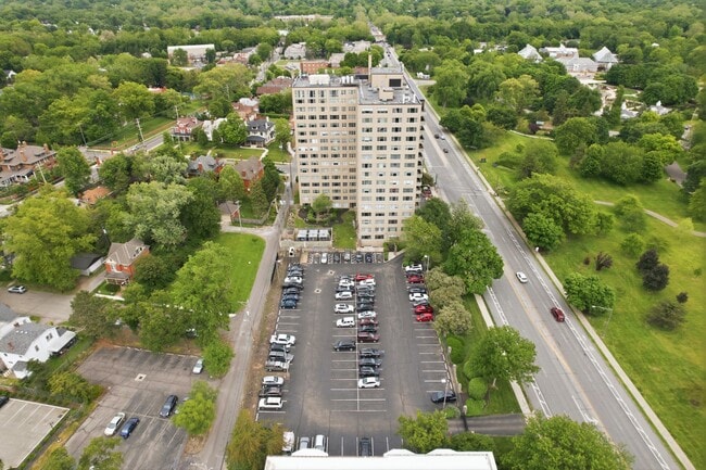 Building Photo - 1620 E Broad St