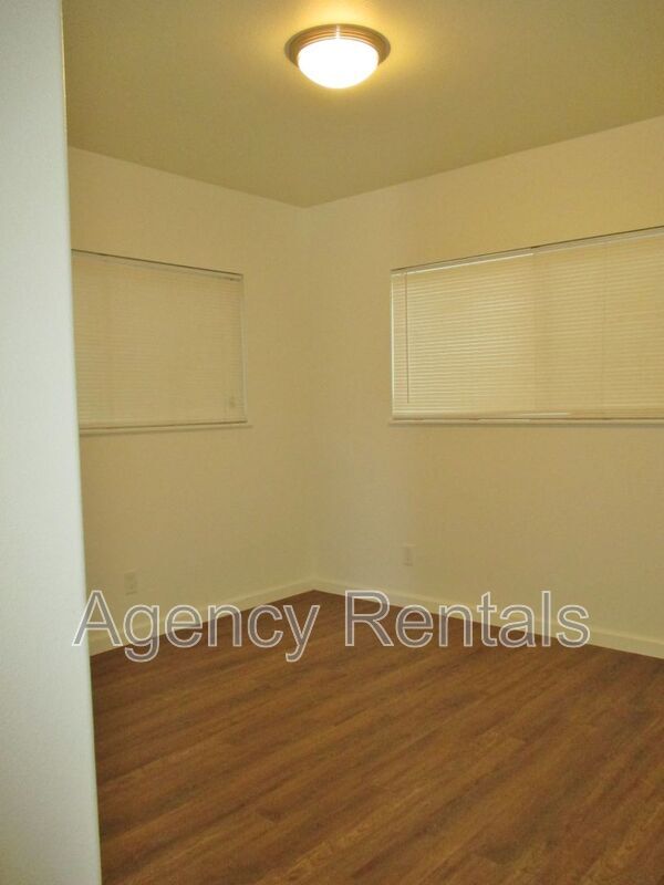 Building Photo - 1129 1st Ave