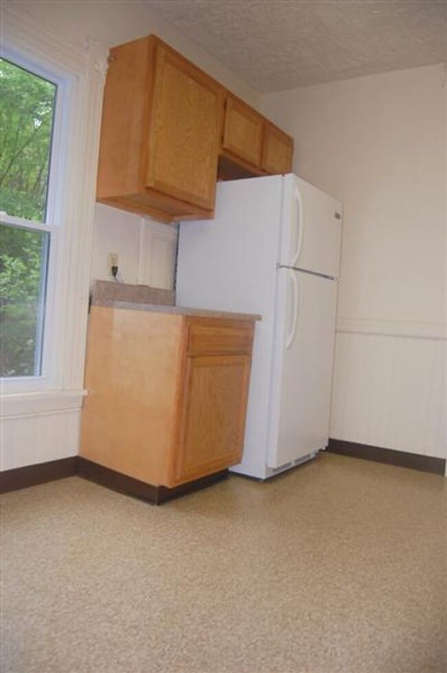 Building Photo - Energy Efficient 2 Bedroom One Block From ...