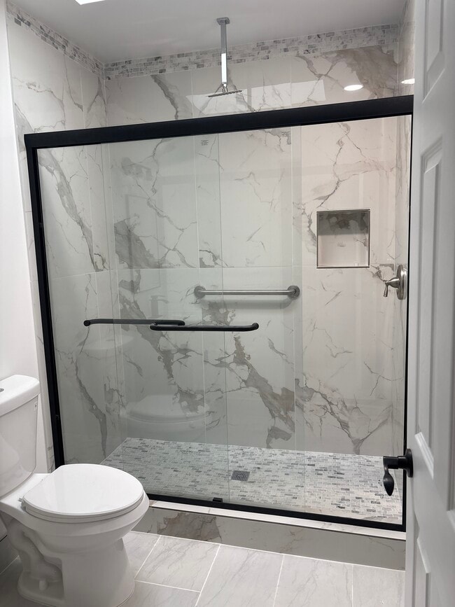 Building Photo - 4247 Governor Dr