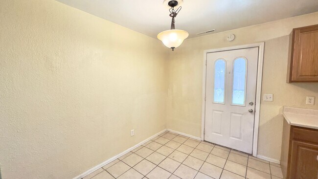 Building Photo - 4270 Deerfield Hills Rd