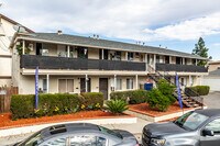 Building Photo - 916 S. Cambridge St.