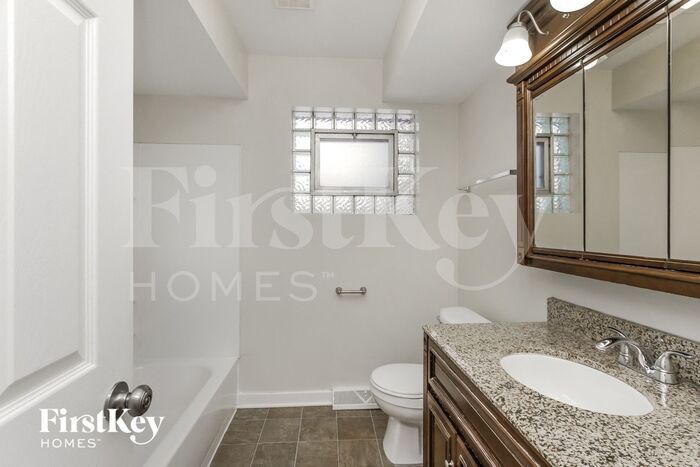Building Photo - 848 Braemar Rd