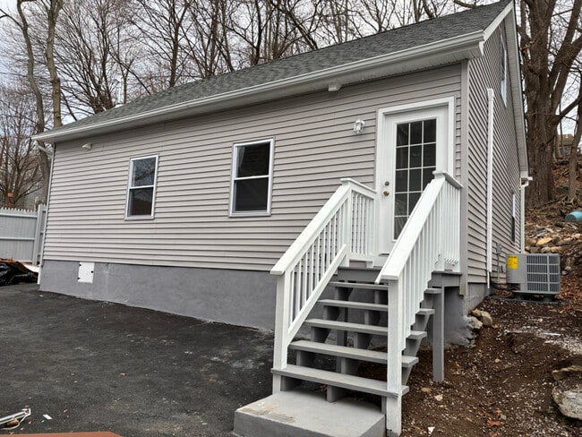 Building Photo - 25 Beech St