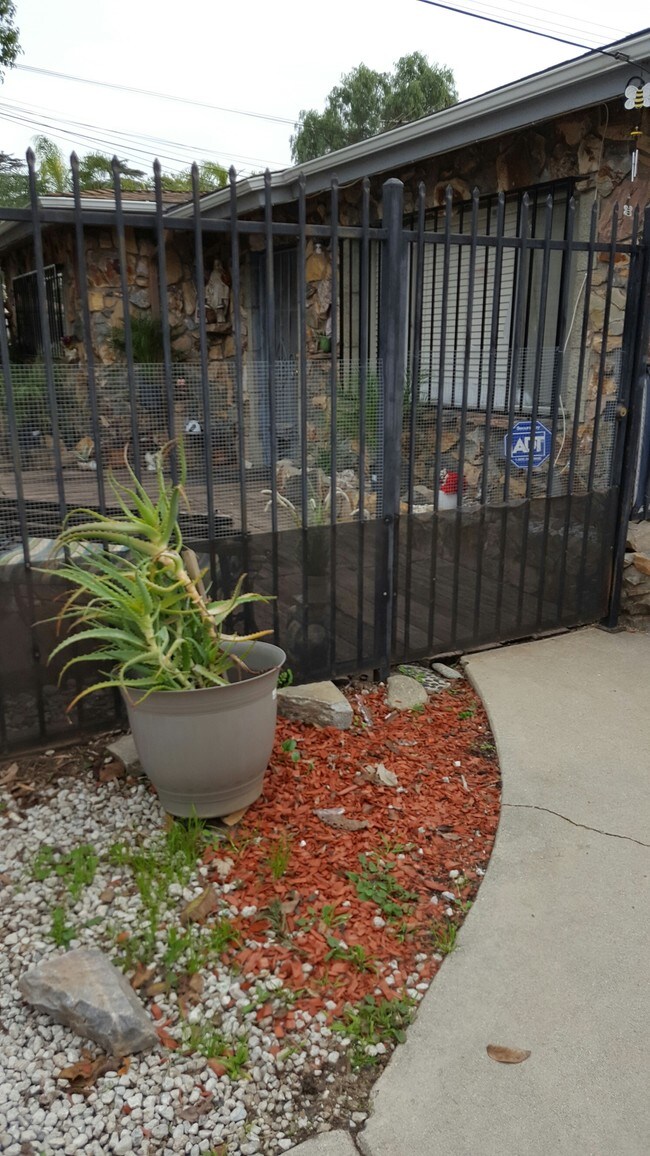 Building Photo - 1412 Elwood St