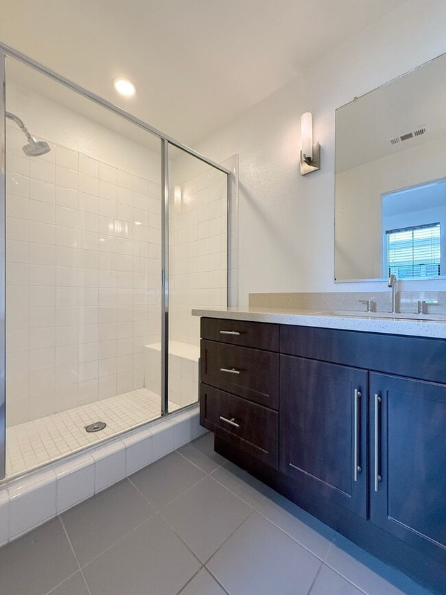 Building Photo - Modern Live/Work Loft In Sought After Depo...