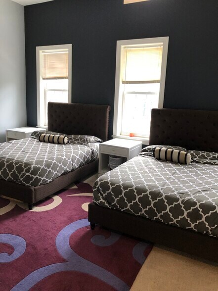 Building Photo - 734 Quincy St NW