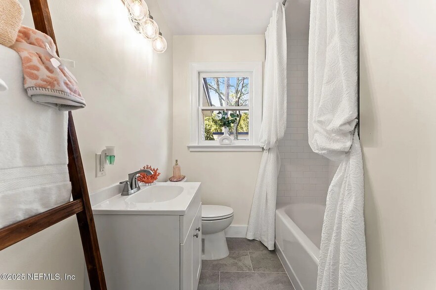 new bathroom - 4744 Glenwood Ave