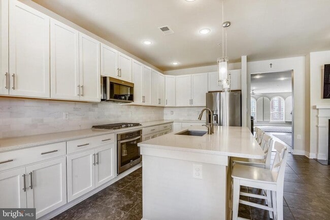 Building Photo - 1222 Main Line Blvd