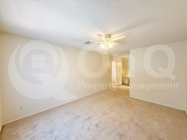 Building Photo - 1717 E Union Hills Dr