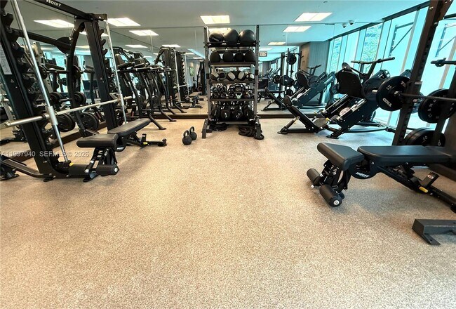 Building Photo - 951 Brickell Ave