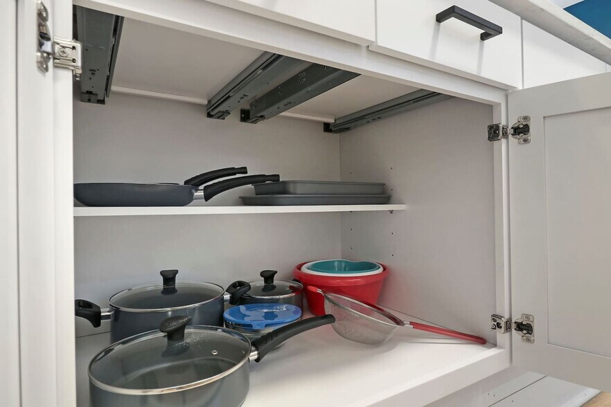 Building Photo - 5015 Main St