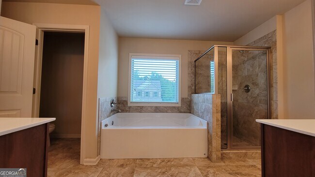 Building Photo - 5760 Aspen Dr