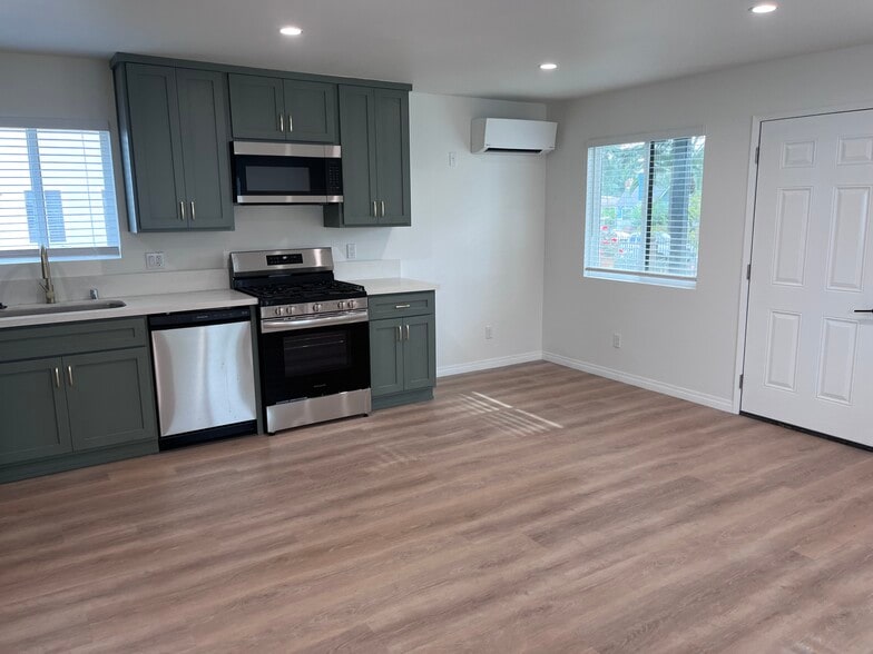 Building Photo - 2128 El Sereno Ave