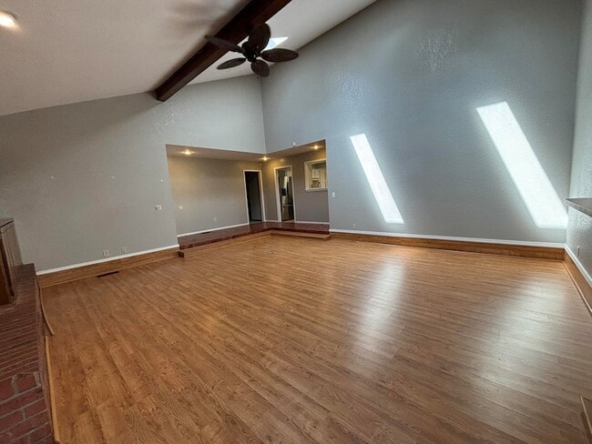 Building Photo - 1302 Briar Creek Rd