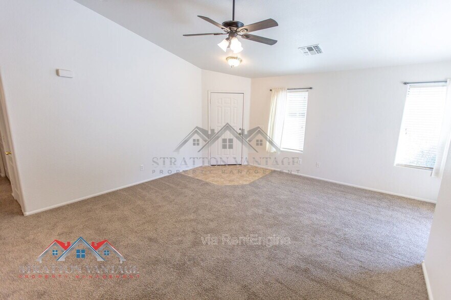 Building Photo - 4149 E Azurite Rd