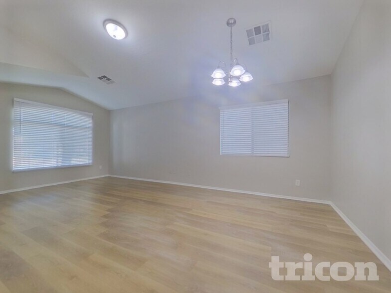 Building Photo - 23943 W Hadley St