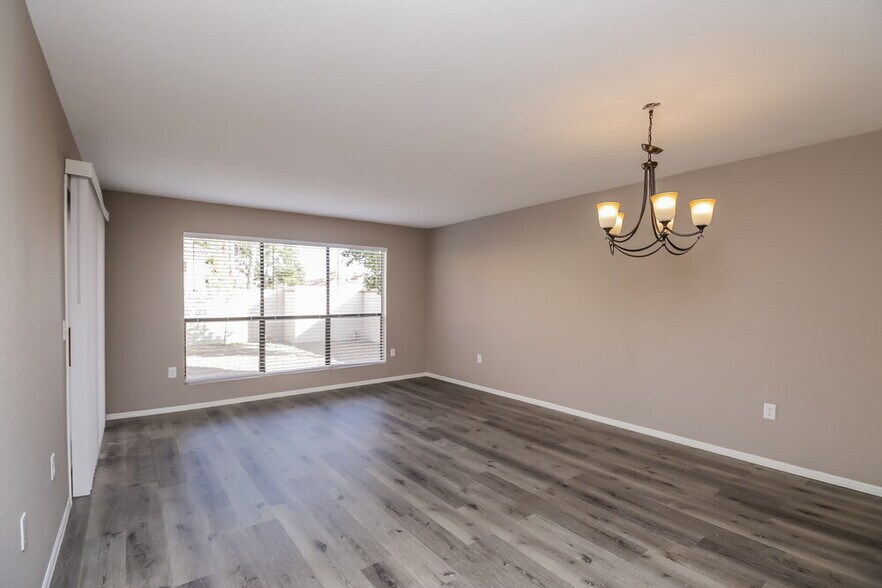 Building Photo - 1534 E Campbell Ave