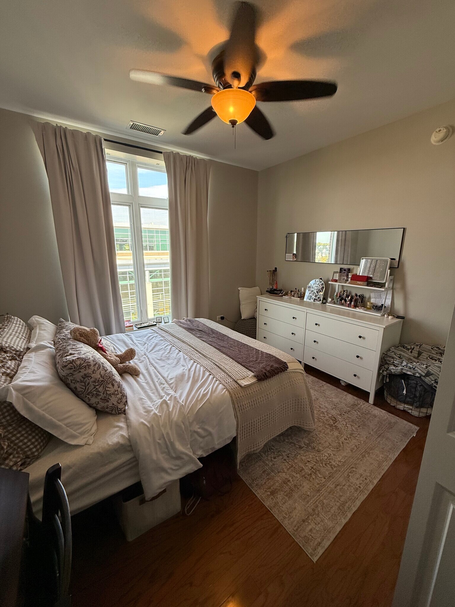 Building Photo - 140 S River St