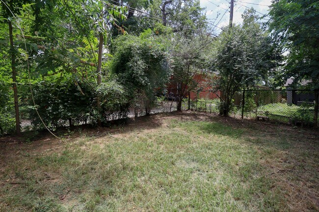 Building Photo - 1 Bed | 1 Bath |West Tulsa | $1050
