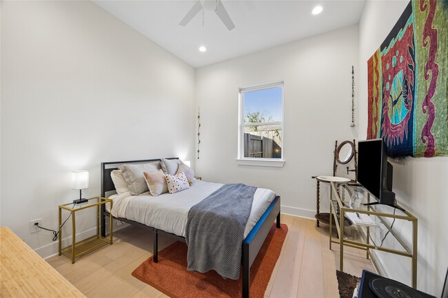 Building Photo - 3107 Webster St