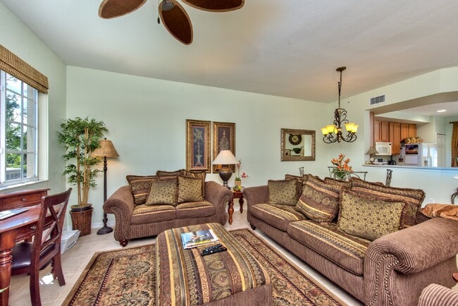 Building Photo - BEAUTIFUL PELICAN LANDING HOME