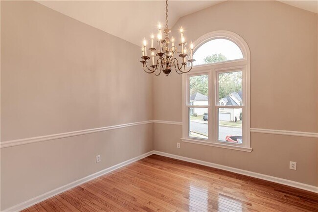 Building Photo - 705 Oxford Crest Ct NW