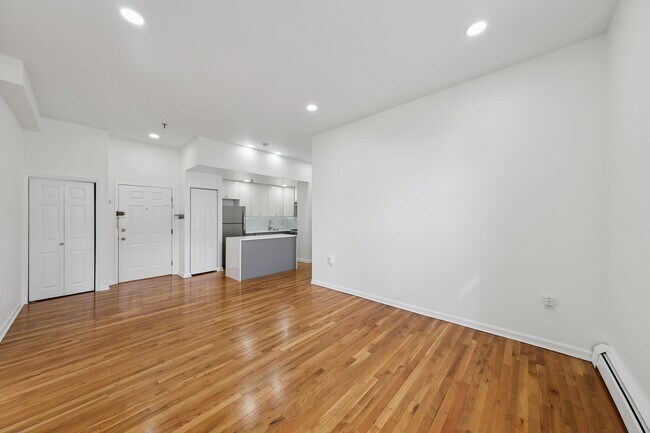 Building Photo - 319 Barrow St