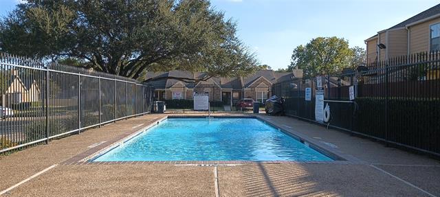 Primary Photo - 2500 E Park Blvd