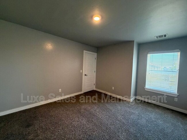 Building Photo - 613 NW 176th St