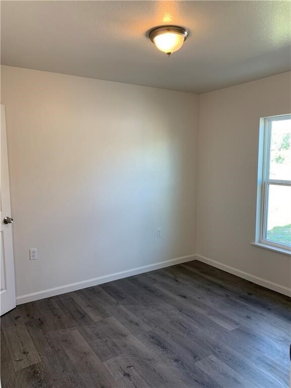 Building Photo - 502 E Bayview Blvd