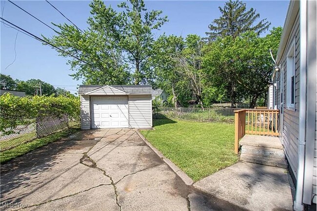 Building Photo - 12413 Matherson Ave